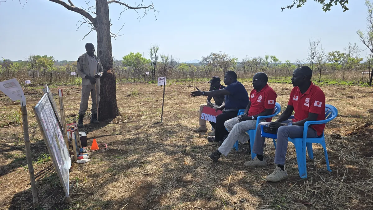 photo_1_unmas_staff_providing_on_the_job_training_to_nmaa_personnel_during_qa_visit.jpg