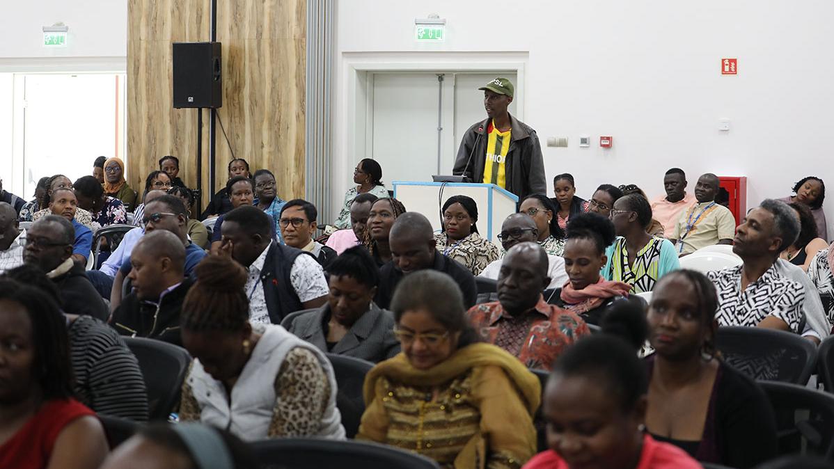 Robert Kayitare asks questions