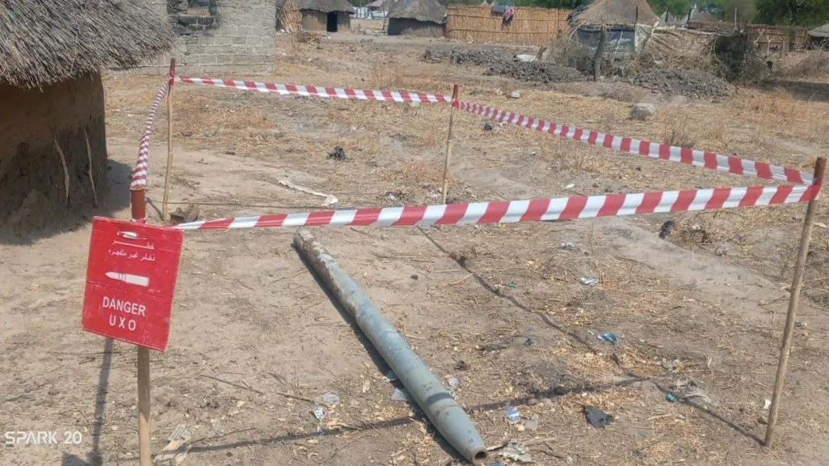 UNMAS clearance teams identified and cordoned off an item of explosive ordnance from a previous conflict within a village in Jonglei State. The area was immediately marked and cordoned off to protect the community