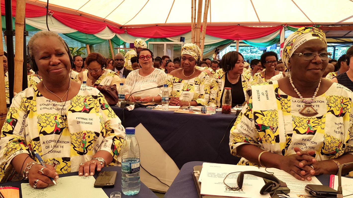 La secrétaire générale adjointe Bintou Keita, première rangée à gauche, à l'ouverture de la Conférence internationale des femmes dirigeantes 2019 à Bujumbura, le 24 octobre 2019. ONU / Napoleon Viban