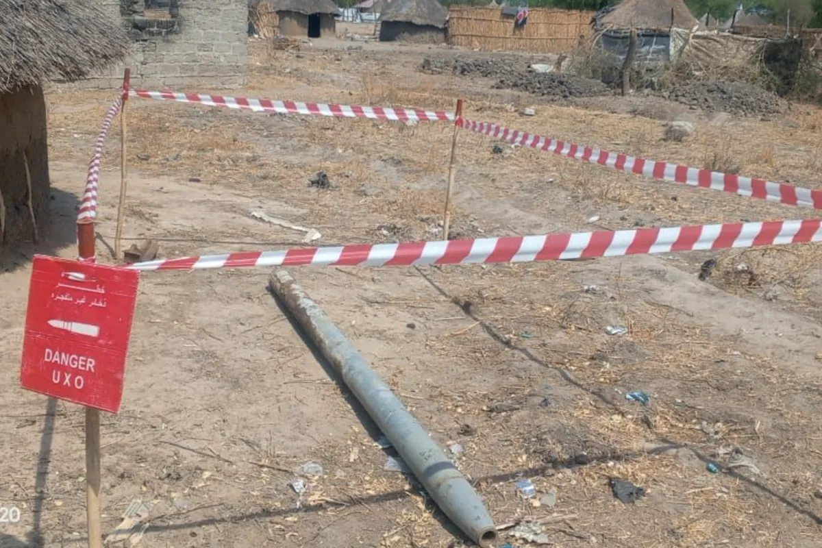 UNMAS clearance teams identified and cordoned off an item of explosive ordnance from a previous conflict within a village in Jonglei State. The area was immediately marked and cordoned off to protect the community 