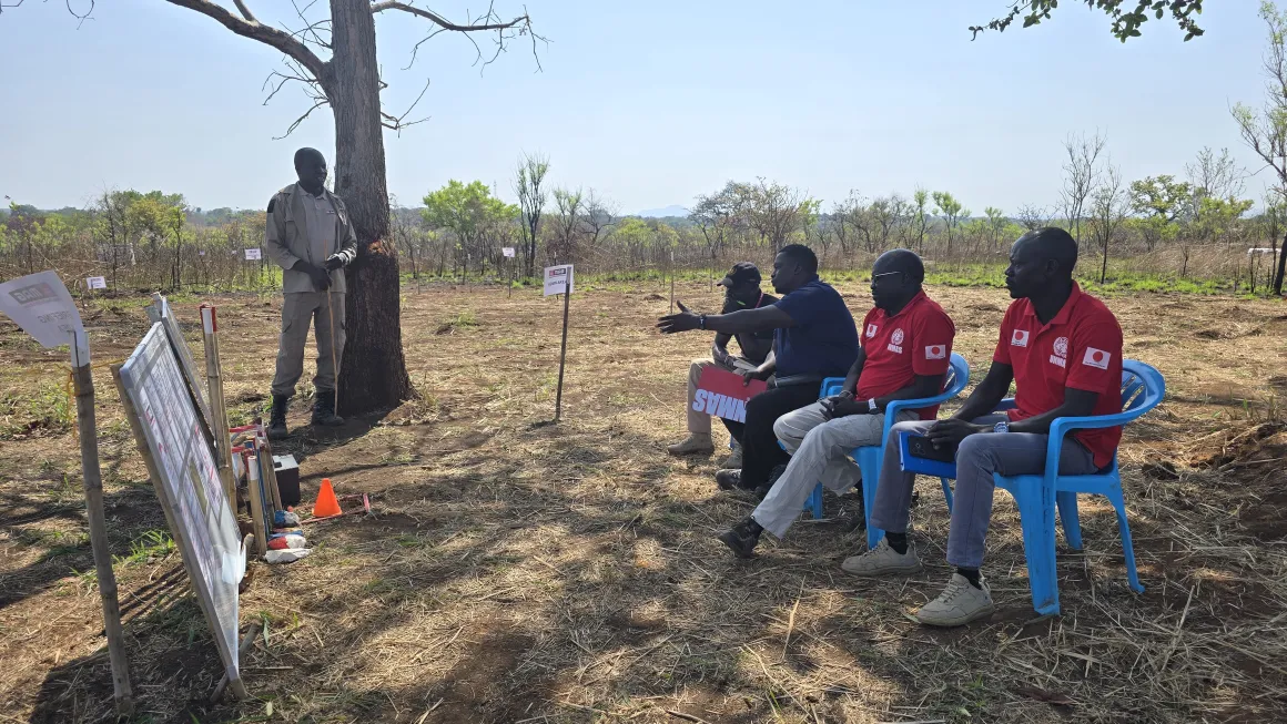 photo_1_unmas_staff_providing_on_the_job_training_to_nmaa_personnel_during_qa_visit.jpg