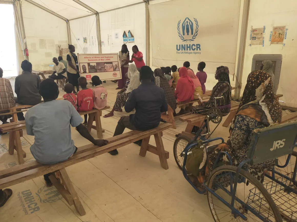 Participants attend an EORE session in Renk as part of efforts to reduce explosive ordnance risks among conflict-affected communities. Photo credits: UNMAS South Sudan